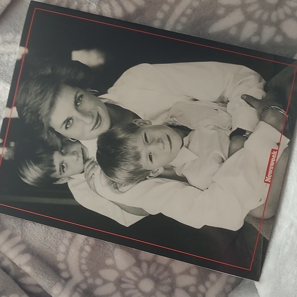 Diana Commemorative Issue,1997 - Picture 3 of 16